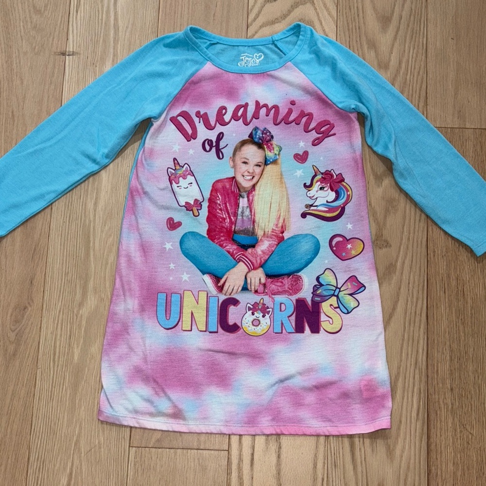 JoJo Siwa nightgown